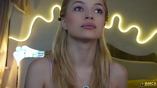 Snapshot of kellypeachcake chatting on November 23, 5:18 am kellypeachcake online show from November 23, 5:18 am