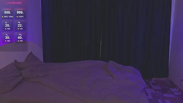 Snapshot of RoxyChill chatting on September 28, 8:36 pm RoxyChill online show from September 28, 8:36 pm