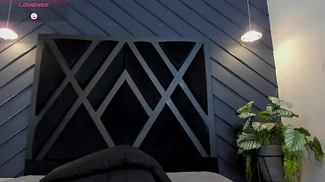 Snapshot of marco_garciia_ chatting on October 25, 11:21 pm marco garciia online show from October 25, 11:21 pm