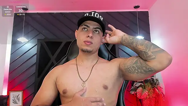 marco garciia  online show from December 18, 11:22 pm