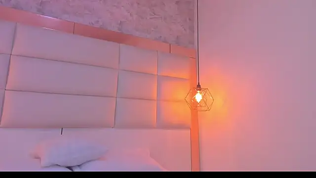 Dali collin online show from April 21, 1:28 pm