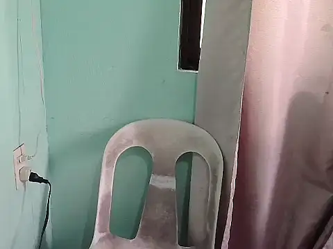 Snapshot of Madylinebigcock69 chatting on October 23, 1:27 am Madylinebigcock69 online show from October 23, 1:27 am