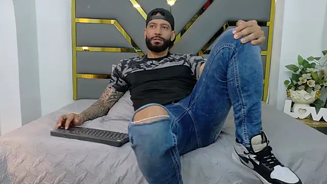 yorbymaxx online show from October 15, 2:06 pm