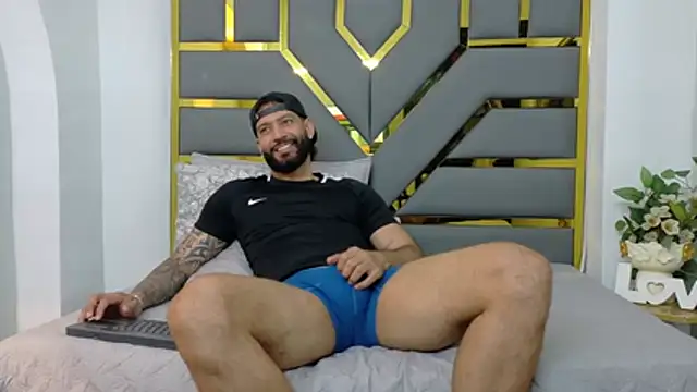 yorbymaxx online show from October 16, 2:51 pm