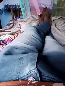 Snapshot of m11a2f3a4z5 chatting on February 28, 7:31 am m11a2f3a4z5 online show from February 28, 7:31 am