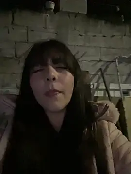 Snapshot of clara2111 chatting on October 5, 3:27 am clara2111 online show from October 5, 3:27 am