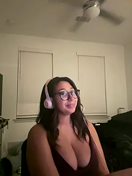 Snapshot of minhaa_gamer chatting on September 25, 10:08 am minhaa gamer online show from September 25, 10:08 am