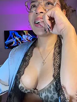 megansan  online show from October 10, 12:48 pm