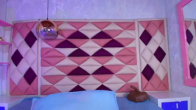 Snapshot of valecastro_ chatting on September 12, 7:25 pm valecastro online show from September 12, 7:25 pm