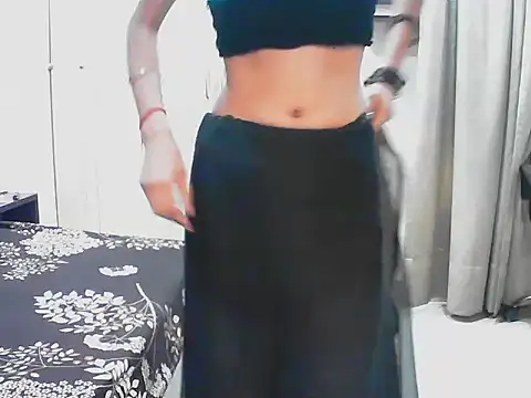 Snapshot of elize__ chatting on October 9, 2:31 am elize   online show from October 9, 2:31 am