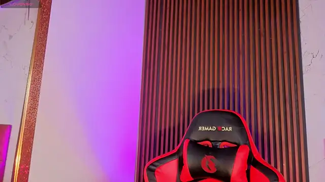 Snapshot of SpicyDemons chatting on October 2, 4:41 am SpicyDemons online show from October 2, 4:41 am