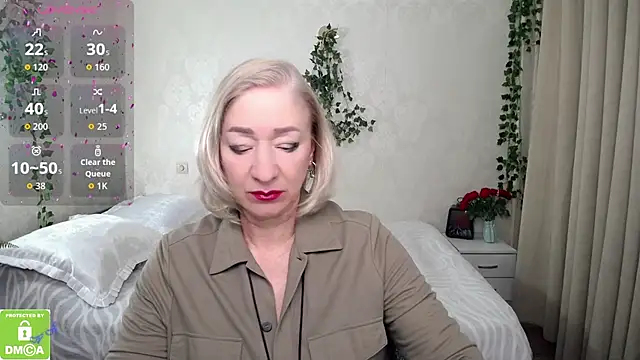 hunters woman online show from November 14, 2:05 pm