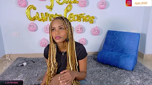 NymzieLoren online show from January 15, 6:51 am