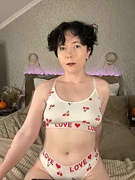 Snapshot of RinaShy chatting on October 24, 5:37 am RinaShy online show from October 24, 5:37 am