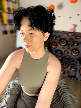 Snapshot of RinaShy chatting on October 27, 5:11 am RinaShy online show from October 27, 5:11 am