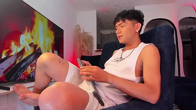 Snapshot of Steven_baby69 chatting on December 14, 3:23 am Steven baby69 online show from December 14, 3:23 am