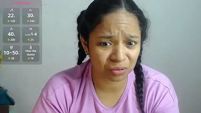 Snapshot of Sara_cute92 chatting on October 4, 7:23 pm Sara cute92 online show from October 4, 7:23 pm