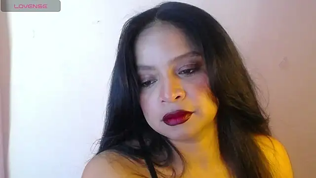 Snapshot of Sara_cute92 chatting on October 28, 5:33 am Sara cute92 online show from October 28, 5:33 am