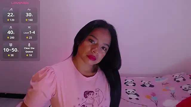 Snapshot of Sara_cute92 chatting on November 6, 9:54 am Sara cute92 online show from November 6, 9:54 am