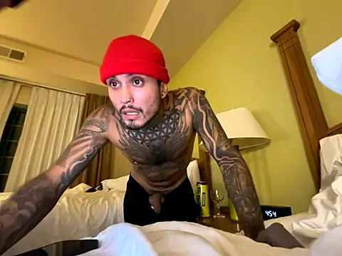 Snapshot of Ranthru13 chatting on October 2, 10:55 am Ranthru13 online show from October 2, 10:55 am