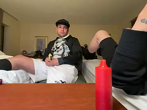 Snapshot of Ranthru13 chatting on October 18, 10:16 am Ranthru13 online show from October 18, 10:16 am