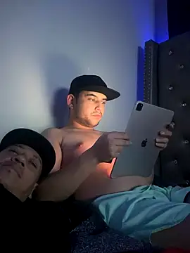 Snapshot of Ranthru13 chatting on November 27, 11:56 am Ranthru13 online show from November 27, 11:56 am