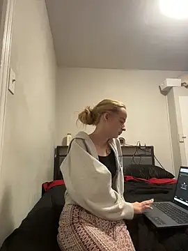 SeccySerena online show from February 25, 5:33 pm