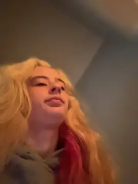 SeccySerena online show from April 10, 5:06 pm