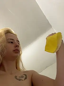 SeccySerena online show from April 19, 2:38 pm