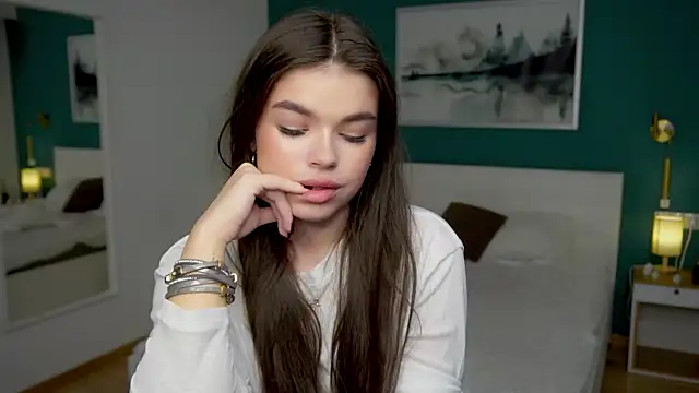 HollisHearl online show from October 8, 7:28 am