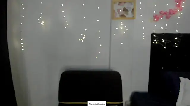 Snapshot of MeganHoffmaan chatting on April 28, 12:53 am MeganHoffmaan online show from April 28, 12:53 am