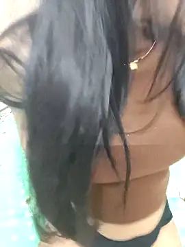 Snapshot of priya_26 chatting on November 2, 2:30 pm priya 26 online show from November 2, 2:30 pm