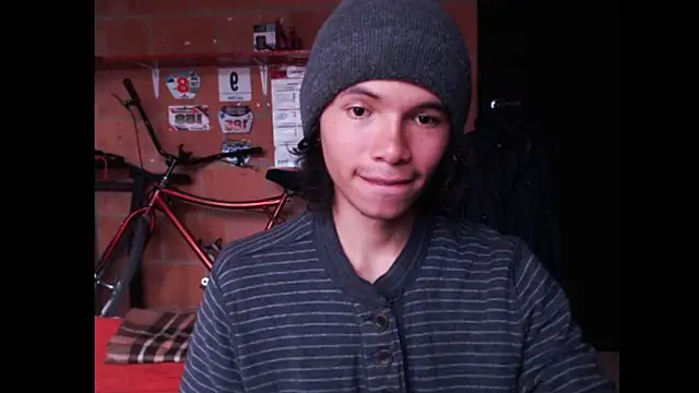 Xoxo Smiles online show from September 24, 8:45 pm