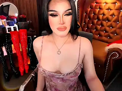 Snapshot of devongarcia chatting on October 1, 11:22 pm devongarcia online show from October 1, 11:22 pm