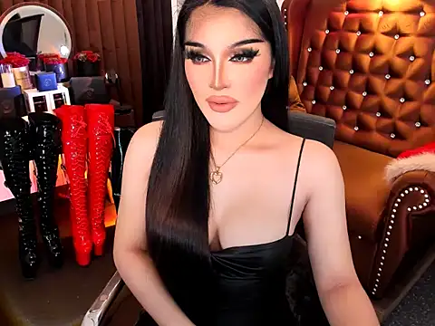 Snapshot of devongarcia chatting on October 5, 12:53 am devongarcia online show from October 5, 12:53 am