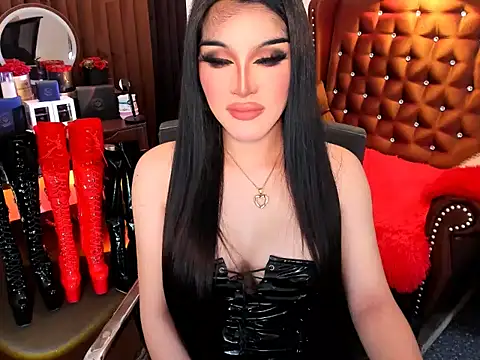 Snapshot of devongarcia chatting on October 10, 6:34 am devongarcia online show from October 10, 6:34 am