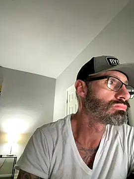 drew873 online show from December 4, 8:45 am