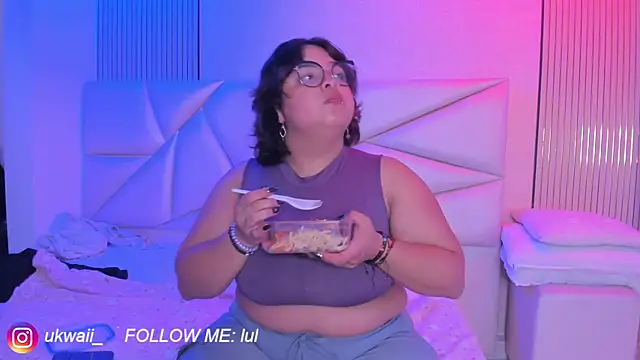 lulukawai16 online show from April 15, 7:21 pm