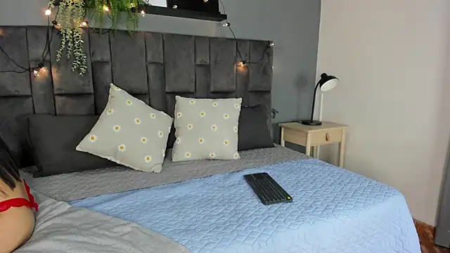 RiriiBrunette   online show from September 26, 7:40 pm