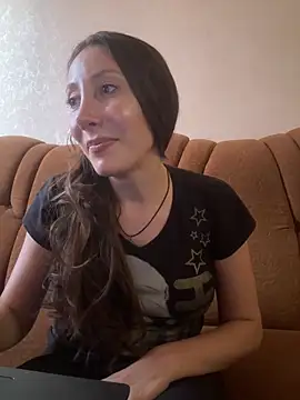 Snapshot of HellaryTourent chatting on September 9, 2:27 pm HellaryTourent online show from September 9, 2:27 pm