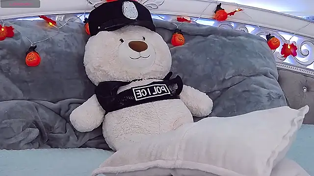 EvaMenders online show from October 25, 3:29 pm