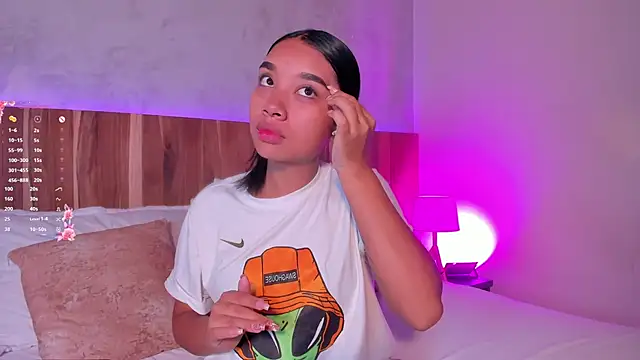 Snapshot of MissPocahontass chatting on November 29, 11:57 am MissPocahontass online show from November 29, 11:57 am