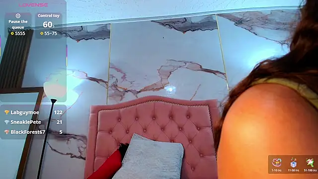 Snapshot of AlyaThompson chatting on December 5, 4:10 am AlyaThompson online show from December 5, 4:10 am