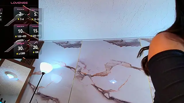 Snapshot of AlyaThompson chatting on December 14, 4:29 am AlyaThompson online show from December 14, 4:29 am