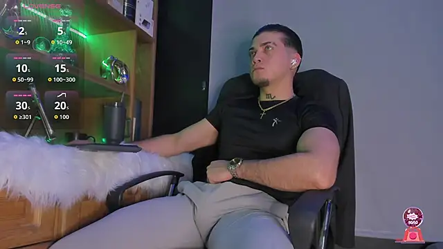 Gael williams1 online show from November 3, 8:21 pm