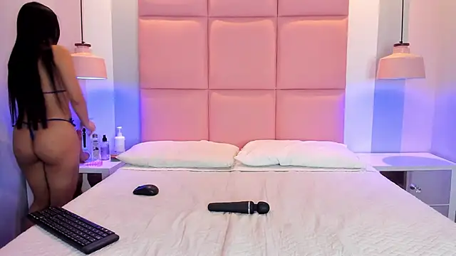 JulianaValencia online show from November 30, 2:32 pm