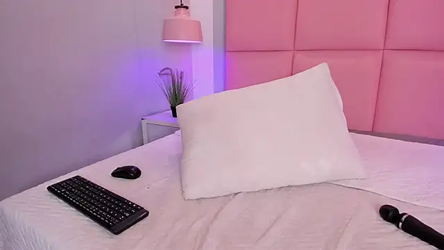 JulianaValencia online show from February 3, 2:53 am