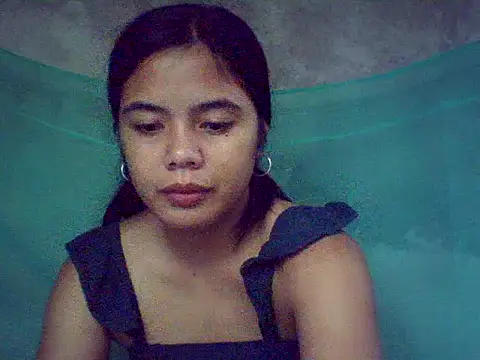 Snapshot of sweet_heaven00 chatting on October 25, 1:46 am sweet heaven00 online show from October 25, 1:46 am