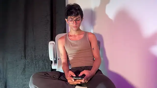 Snapshot of Angel_bunny2 chatting on November 11, 3:39 am Angel bunny2 online show from November 11, 3:39 am