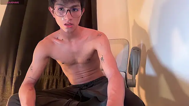 Snapshot of Angel_bunny2 chatting on November 27, 4:25 am Angel bunny2 online show from November 27, 4:25 am